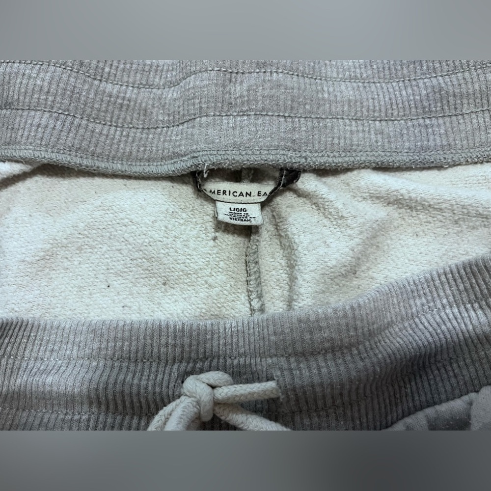 🖤 AE Camo joggers in grey hues, women’s size large - Picture 3 of 3